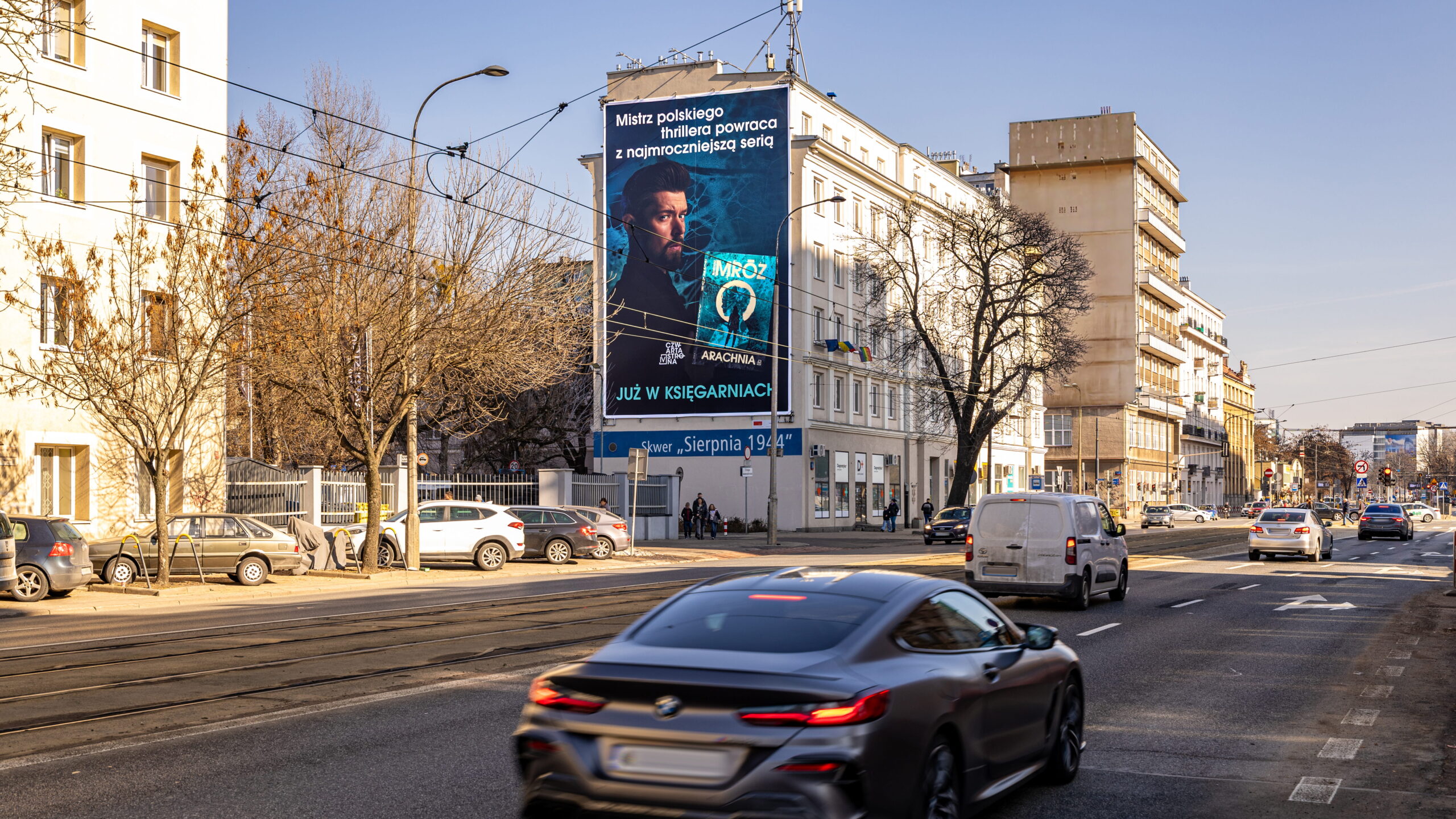 Reklama książki w outdoorze